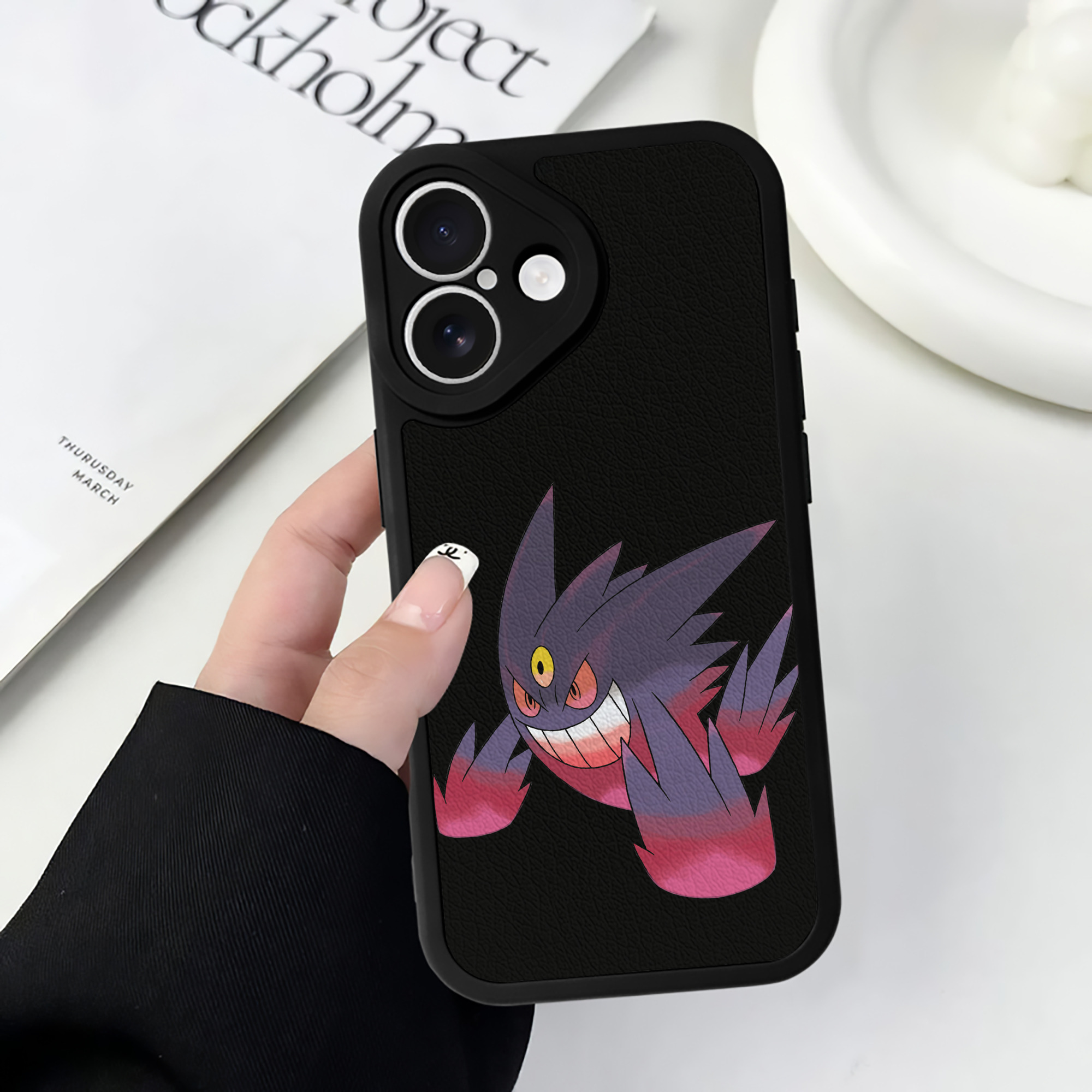 （画像用） ポケットモンスター Pokémon 【iPhone 16シリーズ対応】シリコンスマホケース（レザー調） 材質：シリコン
